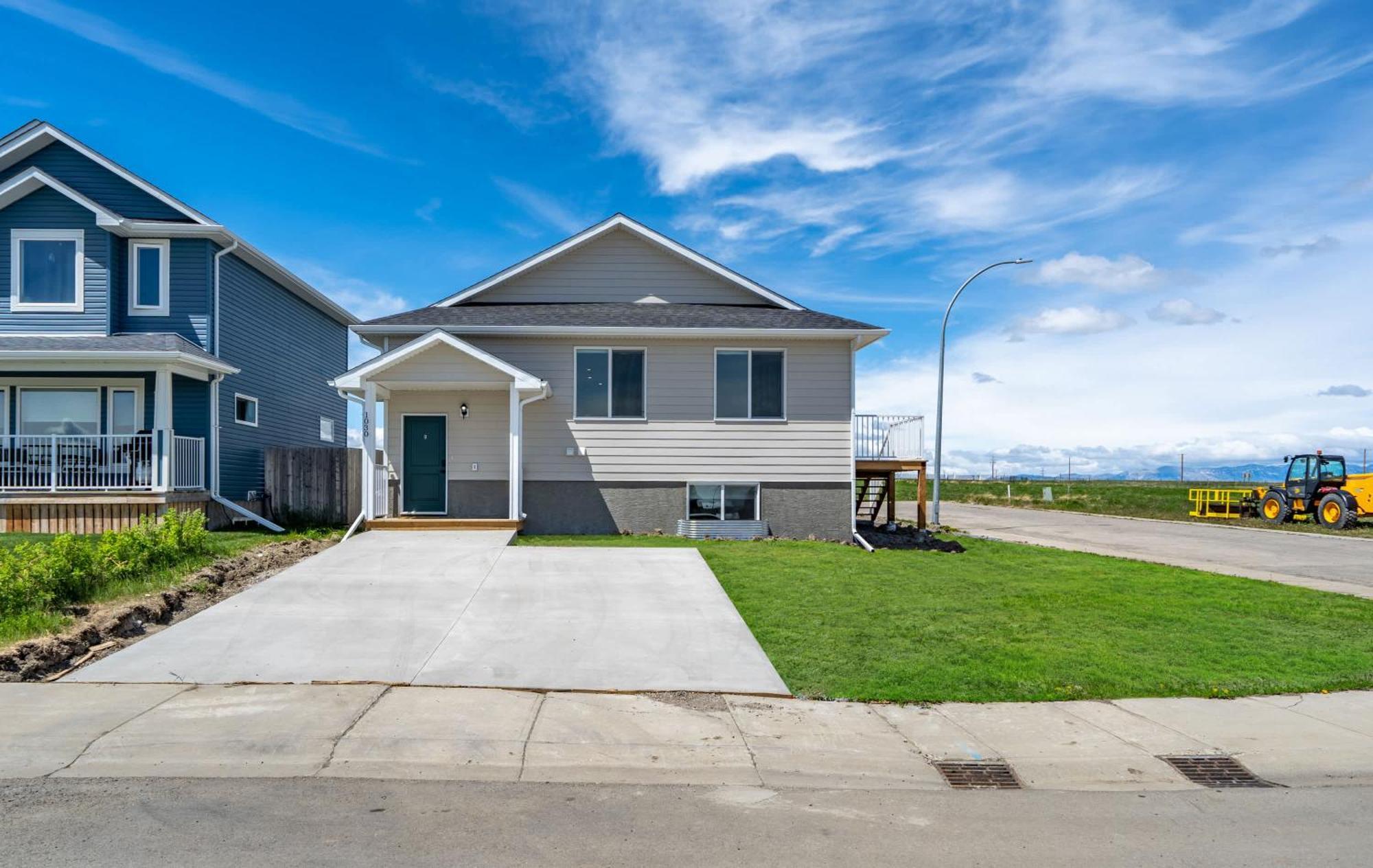Villa Livingston Way I Sleep 6 I Netflix I Kitchen I Tv Pincher Creek Exterior foto