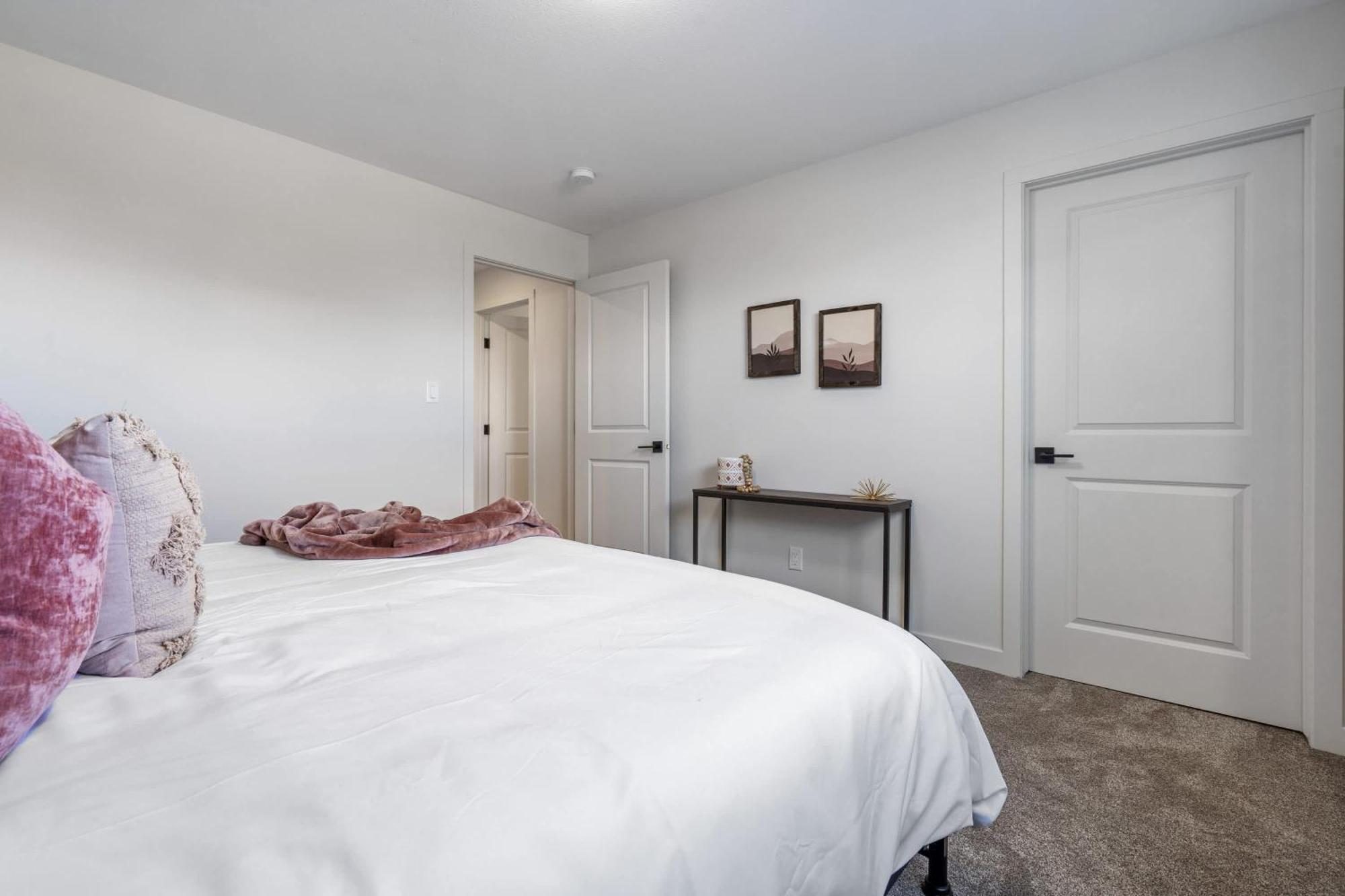 Villa Livingston Way I Sleep 6 I Netflix I Kitchen I Tv Pincher Creek Exterior foto