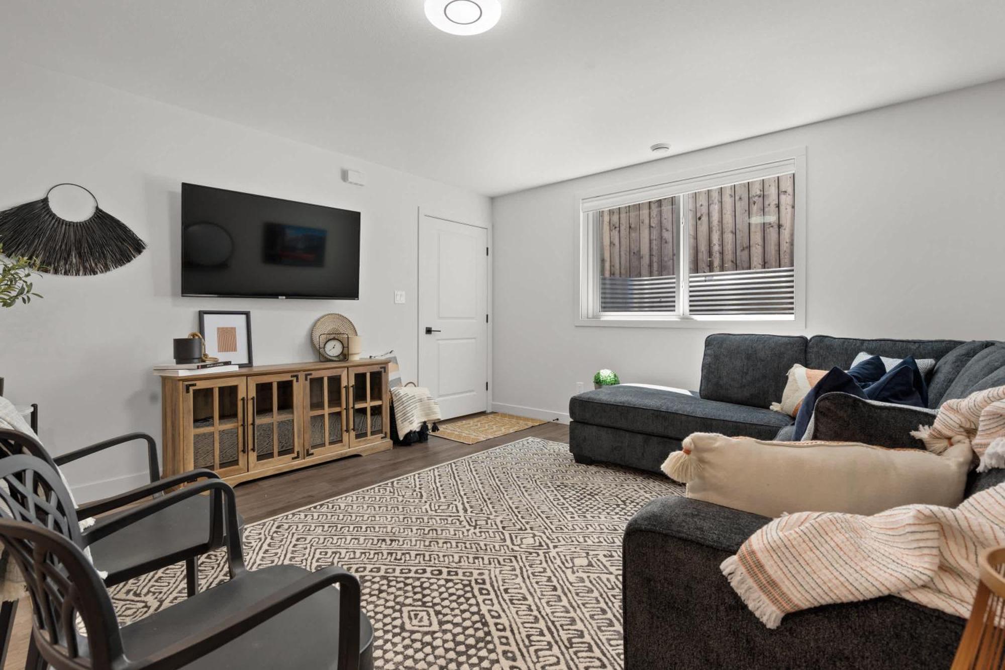 Villa Livingston Way I Sleep 6 I Netflix I Kitchen I Tv Pincher Creek Exterior foto